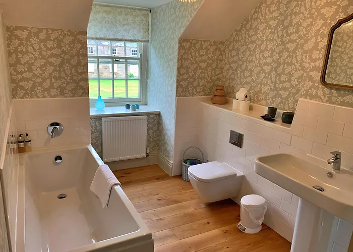 Finest Retreats - Ingleby Manor - Courtyard 펜션 *